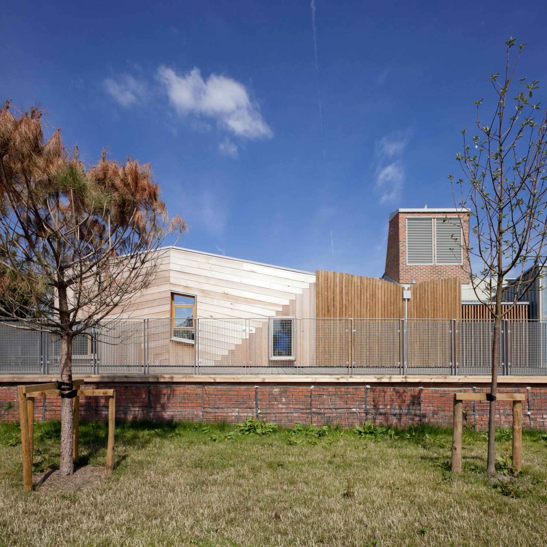 Sarah-Wigglesworth-Architects Sandal-Magna timber 3600