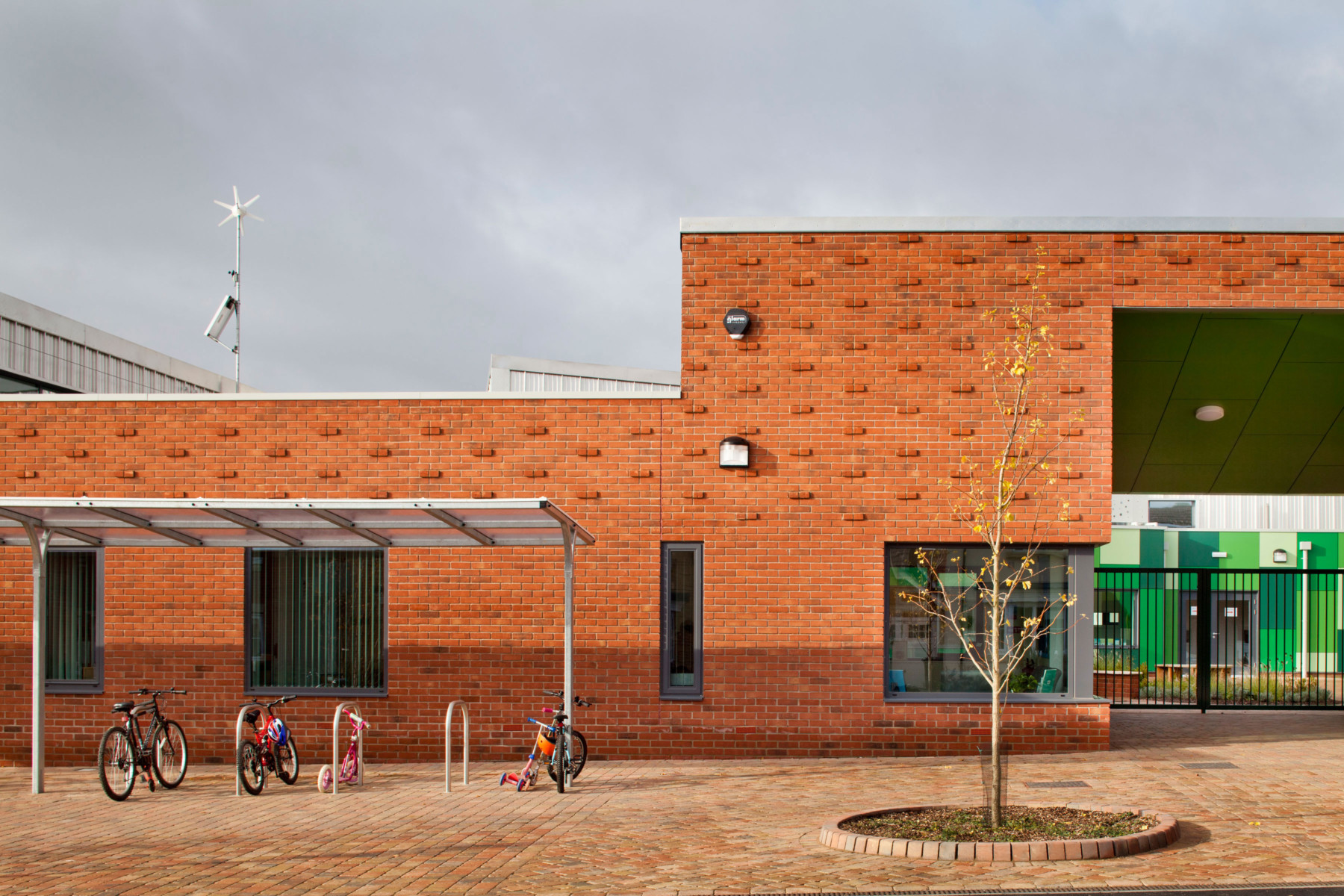 Sarah-Wigglesworth-Architects Takeley-Primary-School Entrance-Crop 3600