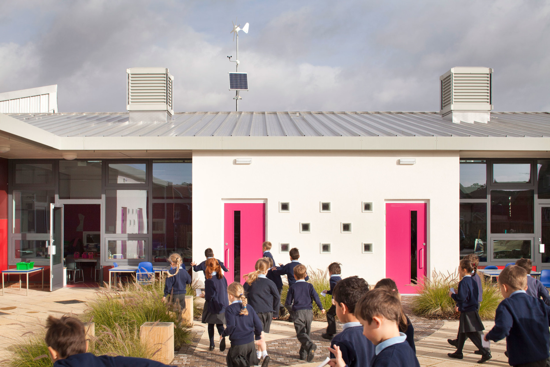 Sarah-Wigglesworth-Architects Takeley-Primary-School Oasis-Garden 1800