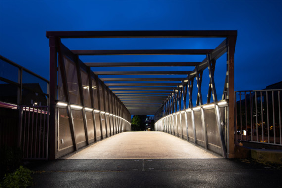 Sarah-Wigglesworth-Architects Kingston-Go-Cycle  Cycle Bridge Night  1800x1200